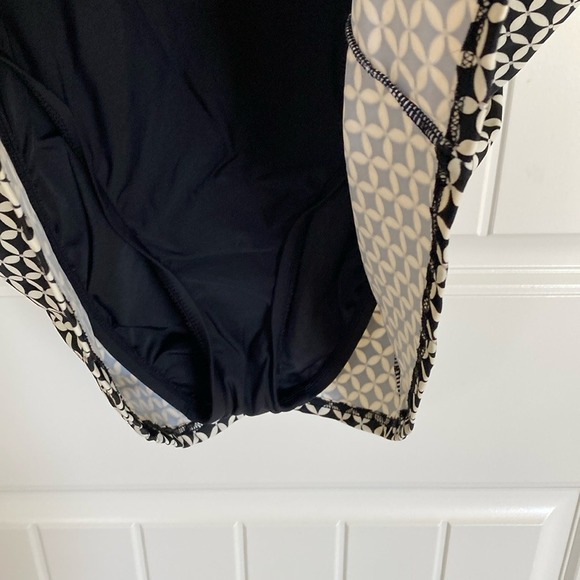 Swim Solutions Womens Swim Dress‎ Size 14 Black White Lined Modest Tummy Control - Picture 4 of 12